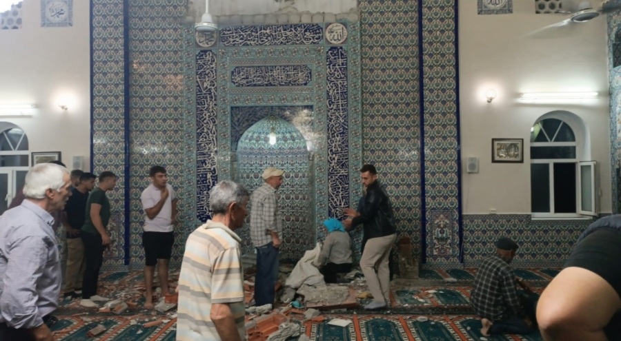 Deprem sonrası cami incelemesi can aldı