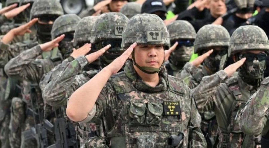 Güney Kore ordusu düşük doğum oranı sebebiyle yüzde 20 küçüldü