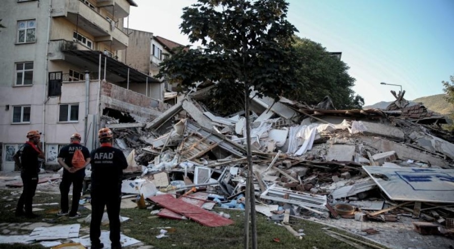 Balıkesir'de 786 artçı sarsıntı kaydedildi