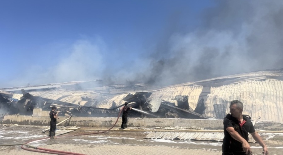 Ambalaj fabrikasında çıkan yangın kontrol altına alındı