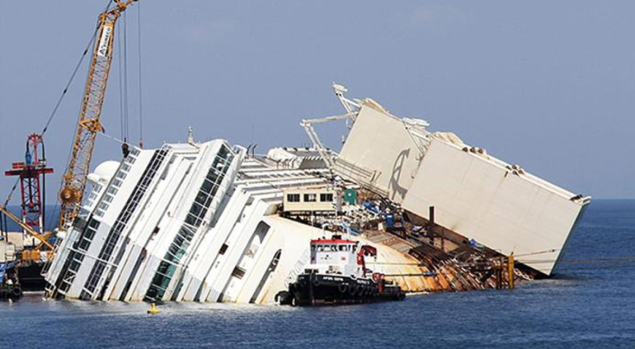 İtalya'nın Lampedusa Adası açıklarındaki gemi kazasında 20 kişi öldü