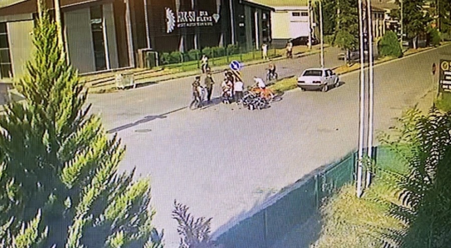 Bursa'da kamyonetle çarpışan motosiklet sürücüsü yaralandı