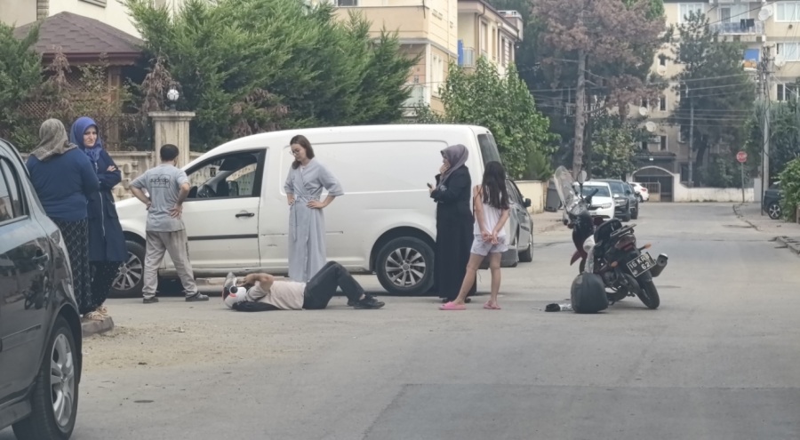 Bursa'da ticari araca çarpan motosiklet sürücüsü yaralandı