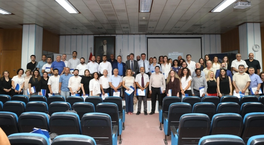 BUÜ'de başarılı akademisyenler ödüllendiriliyor