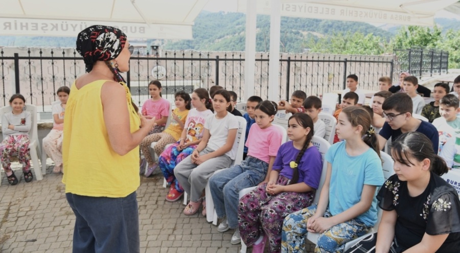 Gezici Kütüphane Osmangazili çocukları bilgiyle donatıyor