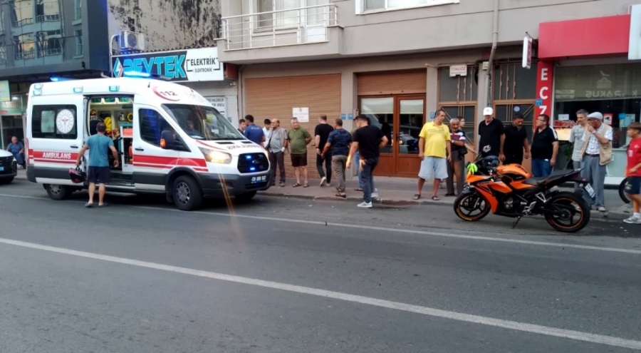 Motosiklet ile otomobil çarpıştı: 1 yaralı