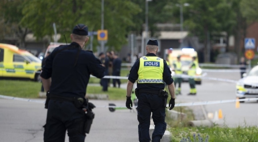İsveç'te camiye silahlı saldırı, yaralılar var