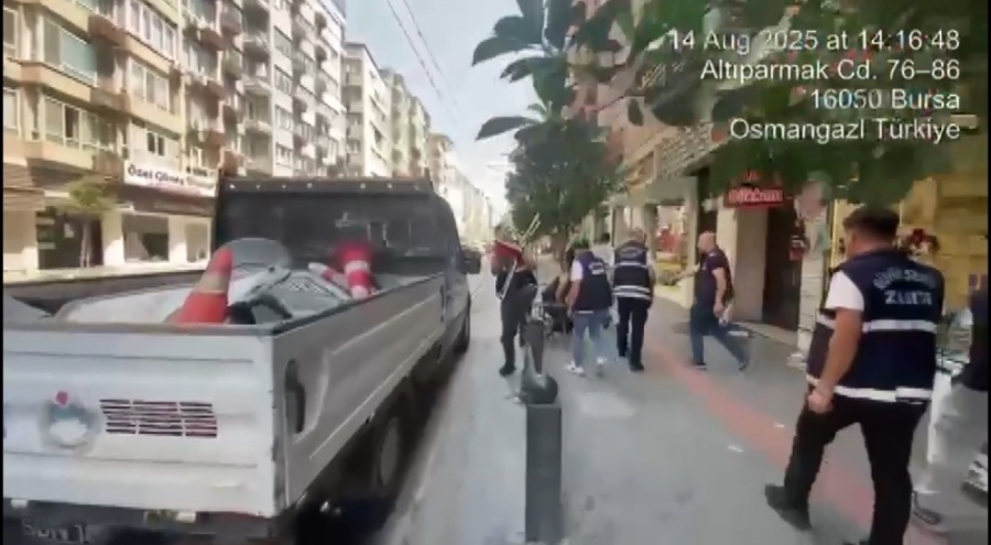 Bursa'da kaldırımlar işgalden temizlendi!