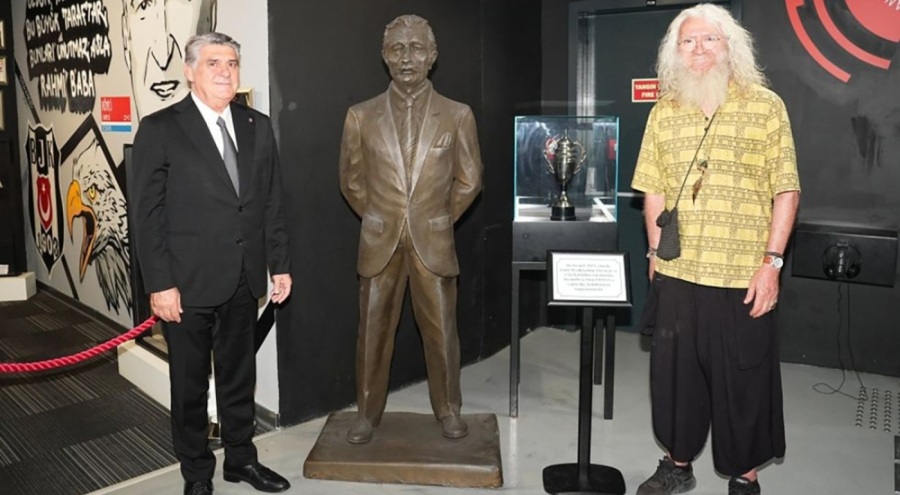 Süleyman Seba'nın heykeli Beşiktaş müzesinde yerini aldı