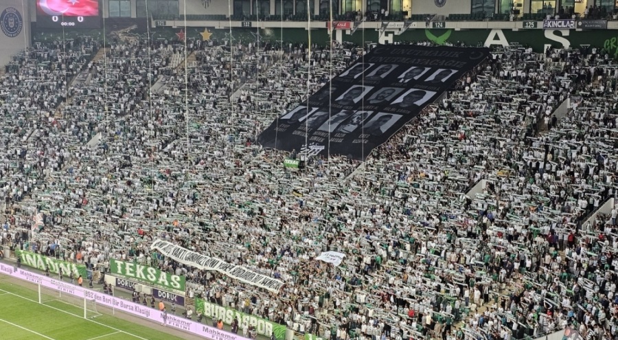 Bursaspor Eskişehirspor dostluk maçında orman şehitleri anıldı
