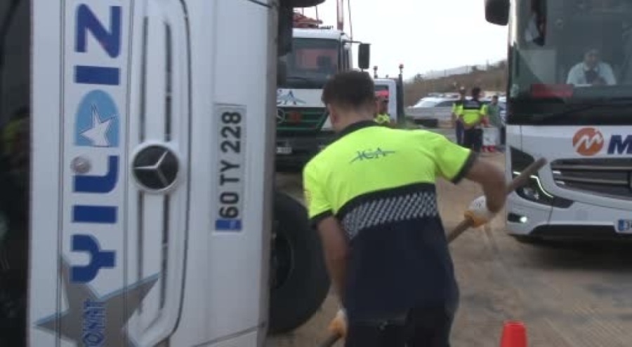 Kuzey Marmara Otoyolu'nda yolcu otobüsü devrildi! Çok sayıda ölü ve yaralı var