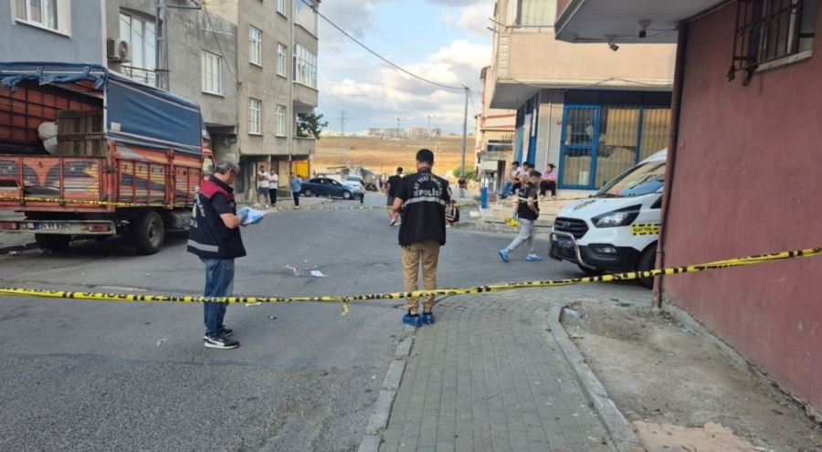 İstanbul Avcılar'da "yan baktın" kavgasında kan aktı!