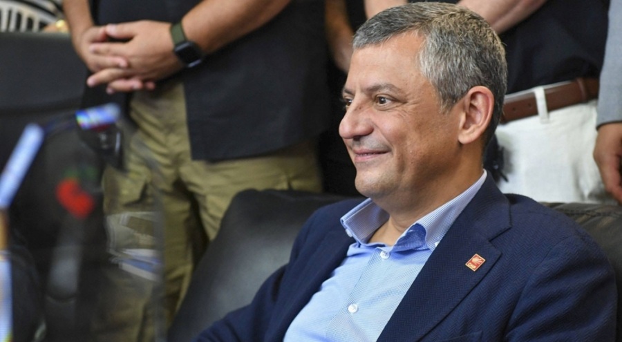 Özgür Özel, 'Millet İradesine Sahip Çıkıyor' mitingi için Aydın'da