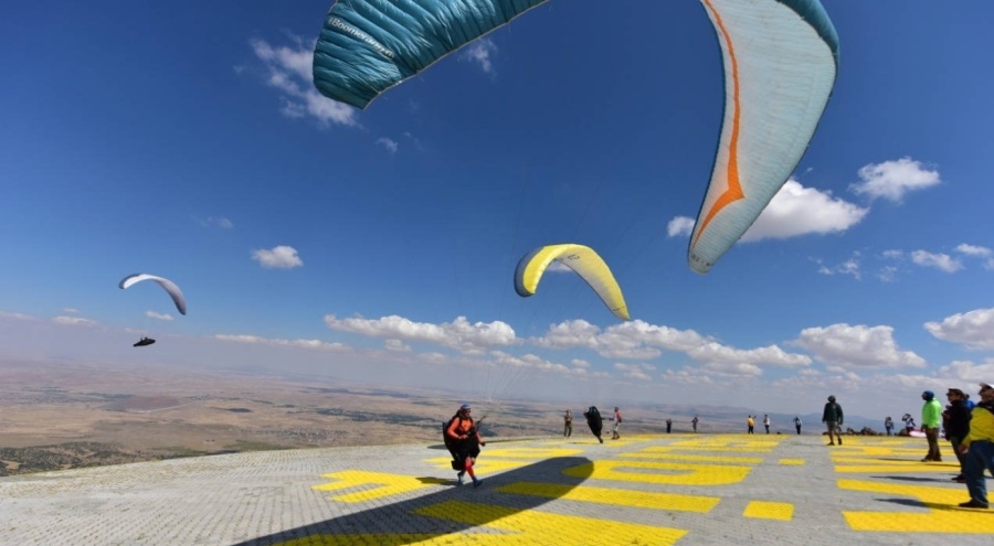 Yamaç Paraşütü Dünya Kupası'nda kaza: 1 kişi hayatını kaybetti