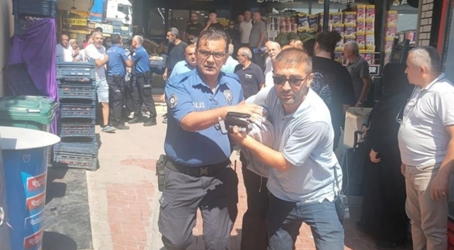 Kurusıkı silahlı soyguna esnaftan meydan dayağı