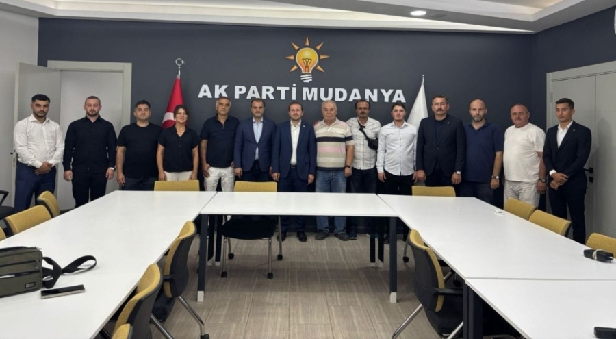 AK Parti Bursa Milletvekili Kılıç, Mudanya'da temaslarda bulundu