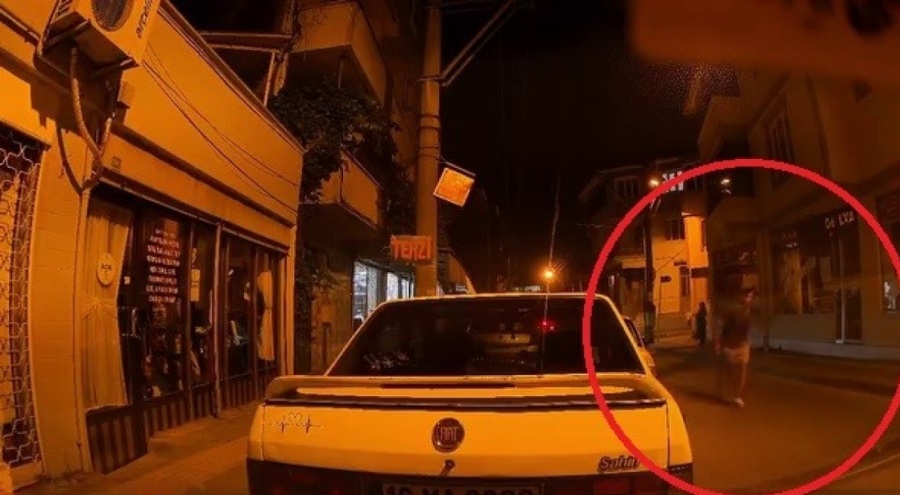 Bursa'da ters yöne girdi, park halind...