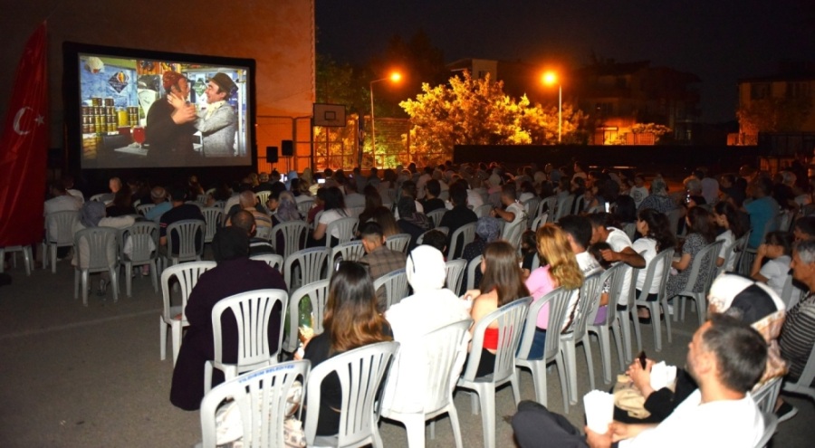 Yıldırım'da nostaljik 'yazlık sinema' keyfi