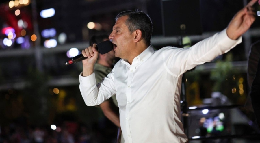 CHP lideri Özgür Özel'den memurlara çağrı: 'Mücadeleniz mücadelemizdir, meydanlar sizindir'