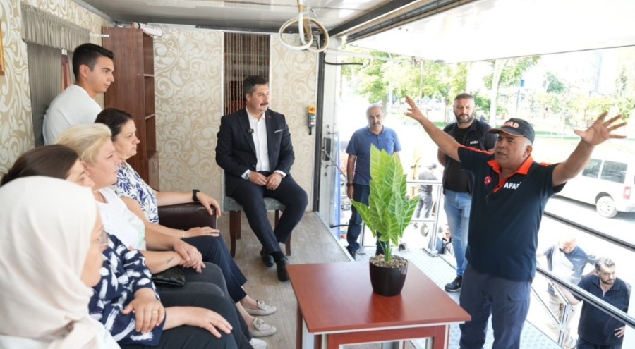 Bursa Yenişehir'de deprem simülasyon tırına yoğun ilgi