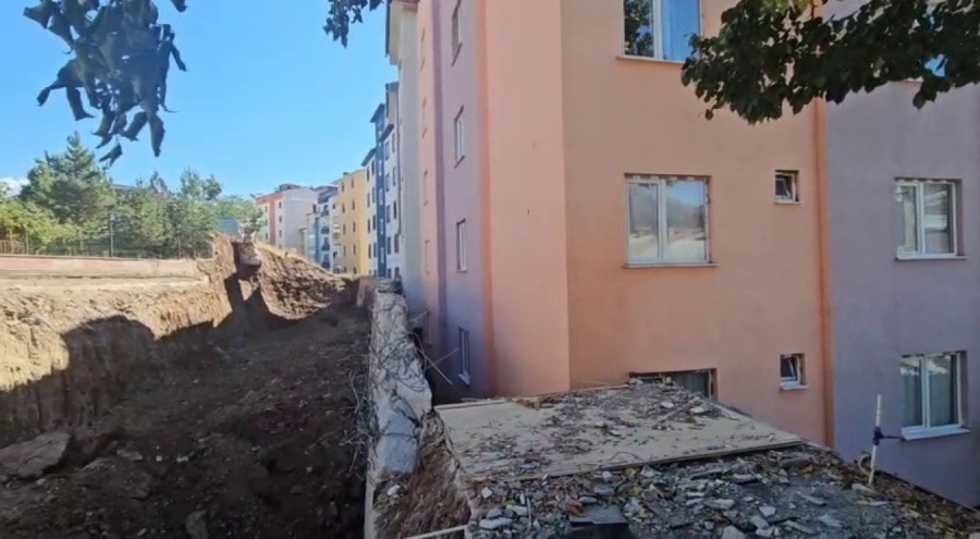 Erzurum'da heyelan: 70 ev boşaltıldı