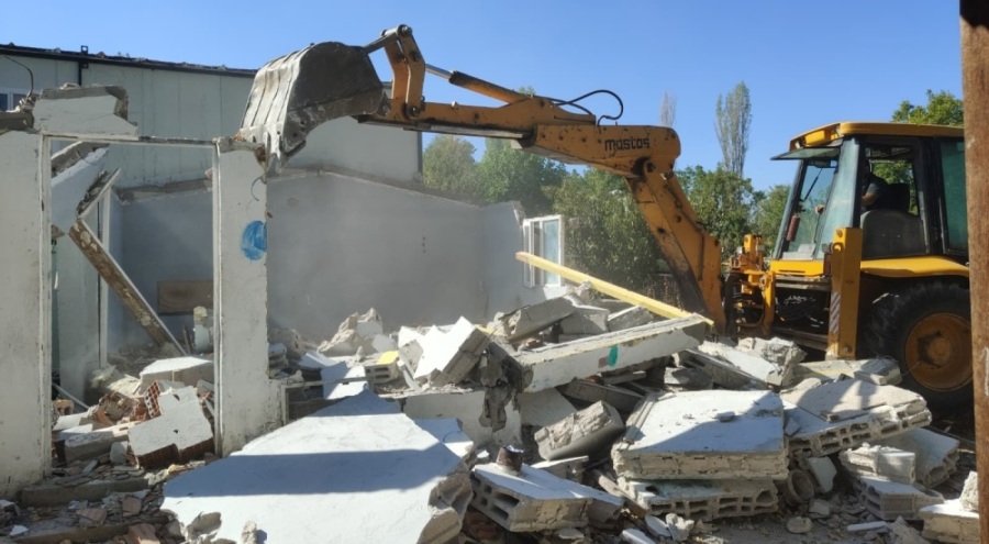 Yenişehir'de 14 kaçak yapı yıkıldı