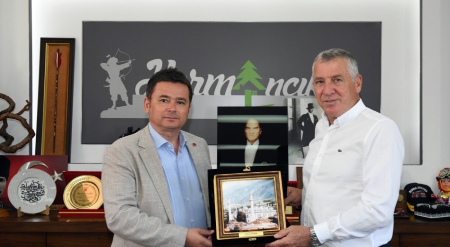 Osmangazi Belediye Başkanı Aydın dağ yöresine çıkartma yaptı