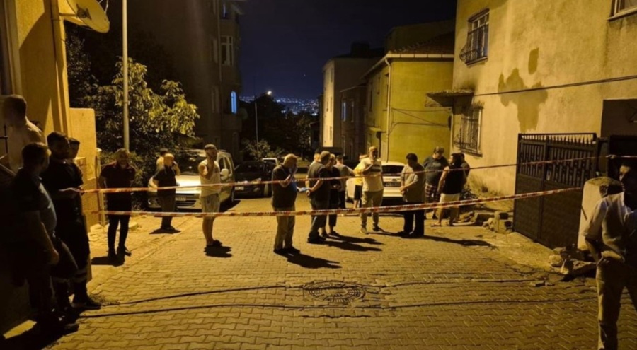 İstanbul'da duvarlarından sesler gelen iki bina boşaltıldı