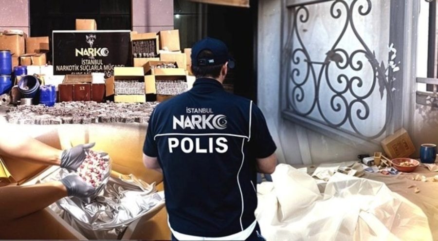 Uyuşturucu tacirlerine baskın: Milyonlarca hap yakalandı
