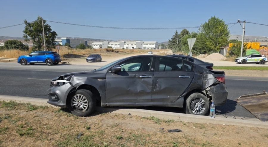 Bursa'da feci kaza! 4 araç birbiriyle çarpıştı