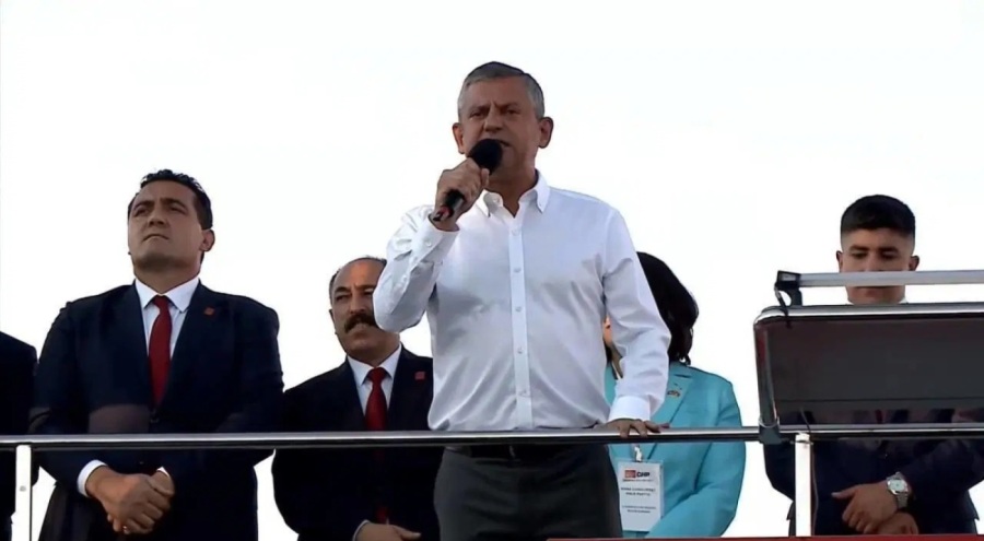Özel: 'Millet sandık istiyor, kaçma, getir sandığı'