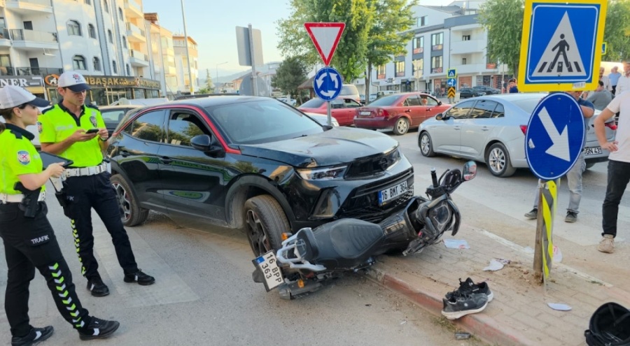 Bursa'da motosiklet, cip ile çarpıştı'