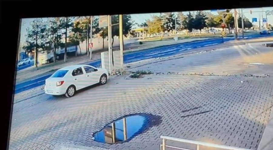 Freni boşalan tır araçlara çarptı: 3 yaralı