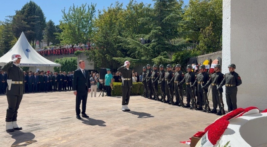 Celal Bayar Bursa'da kabri başında anıldı