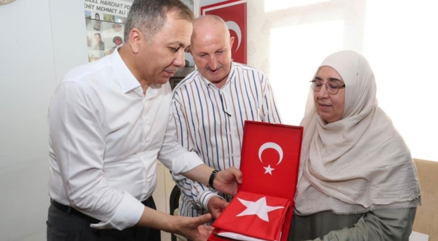 Bakan Yerlikaya'dan şehit Ahmet Doğan'ın baba ocağına ziyaret