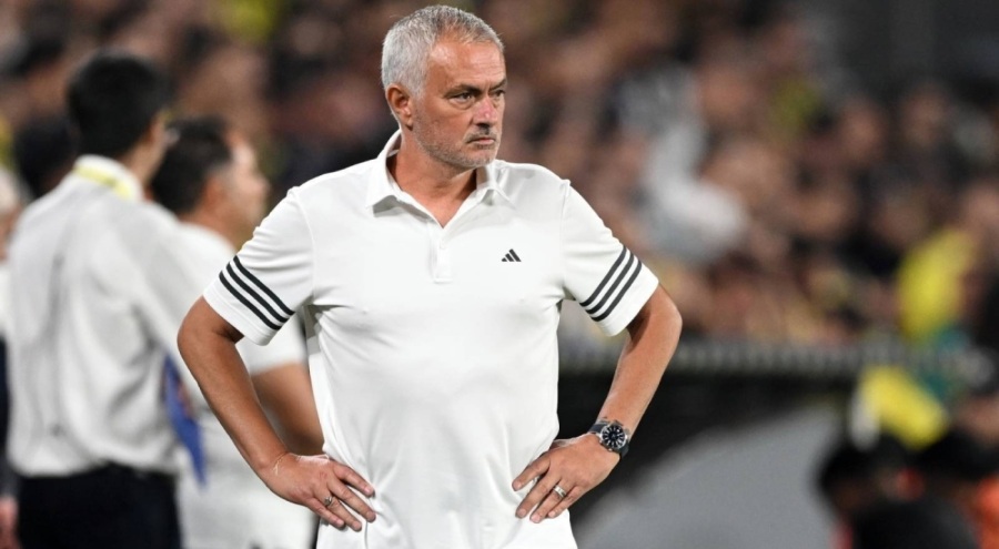 Fenerbahçe'nin teknik direktörü Jose Mourinho: Türkiye'de teknik direktör futboldan en az anlayan...