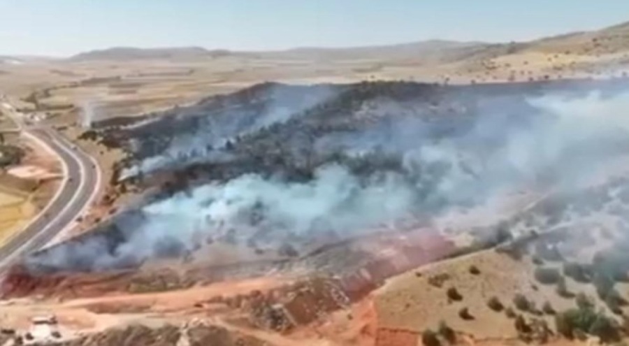 Anız yangını 70 dönüm araziyi küle çevirdi
