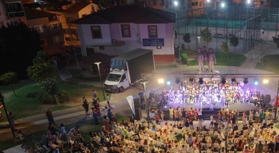 Gemlik'te yaz akşamları renklenmeye devam ediyor