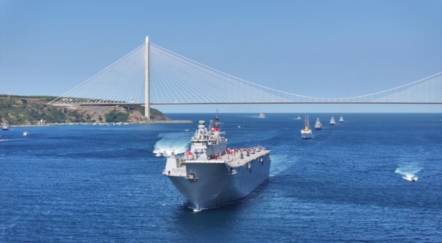 Mavi Vatan'ın kahramanları İstanbul Boğazı'nda!