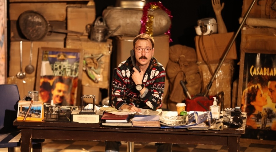 Nilüfer'de "Tamamen Doluyuz" isimli oyunu sahnelendi