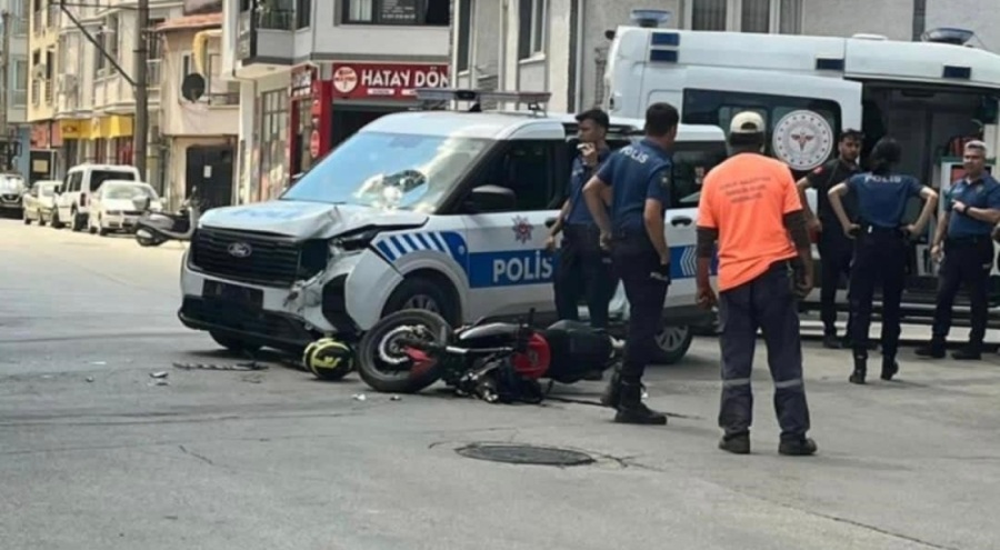 Bursa'daki kovalamacada polis aracına çarptı