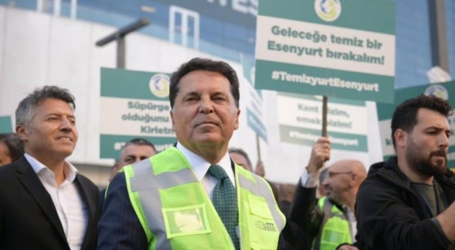 CHP lideri Özgür Özel'den, 300 gündür tutuklu olan Ahmet Özer için mesaj