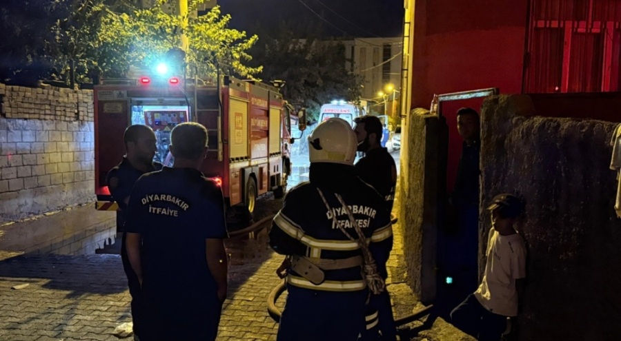 Evde patlama sonrası yangın: 4 kişi yaralandı