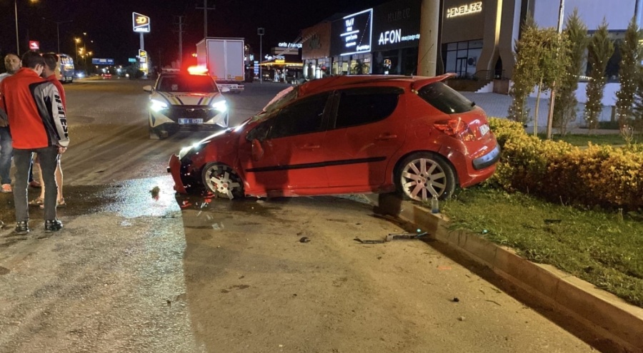 Bursa'da kontrolden çıkan araç takla attı! Sürücü yaralandı