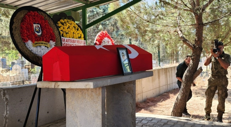 Bursa'da Kara astsubay öğrencisine gözyaşlarıyla acı veda!