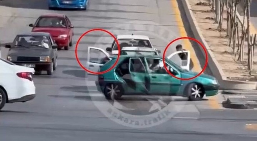 Trafikte bıçak ve kılıçlarla saldırıya gözaltı