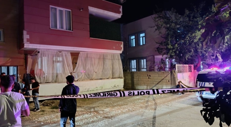 Annesini darbeden babasını bıçaklayarak ağır yaraladı