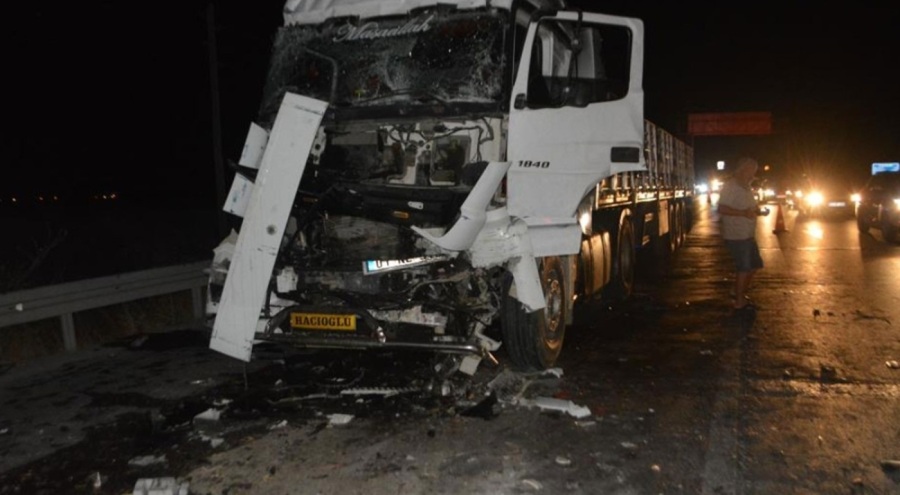 Balıkesir'de zincirleme trafik kazası: Ölü ve yaralılar var