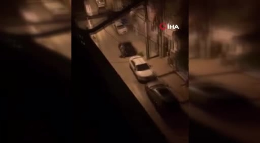 Bursa'da sokakta camı sağlam otomobil bırakmadı