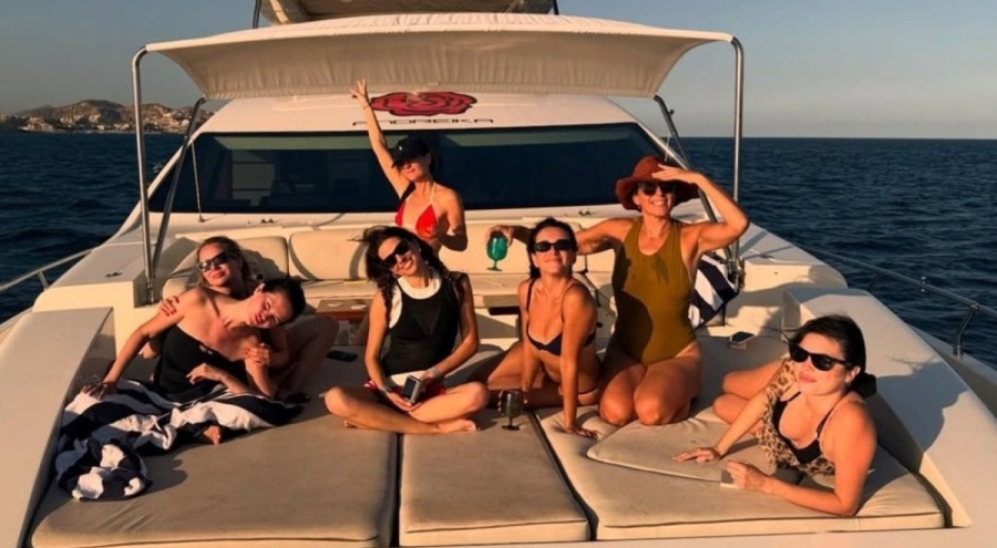 Selena Gomez bekarlığa veda partisinden kareleri paylaştı